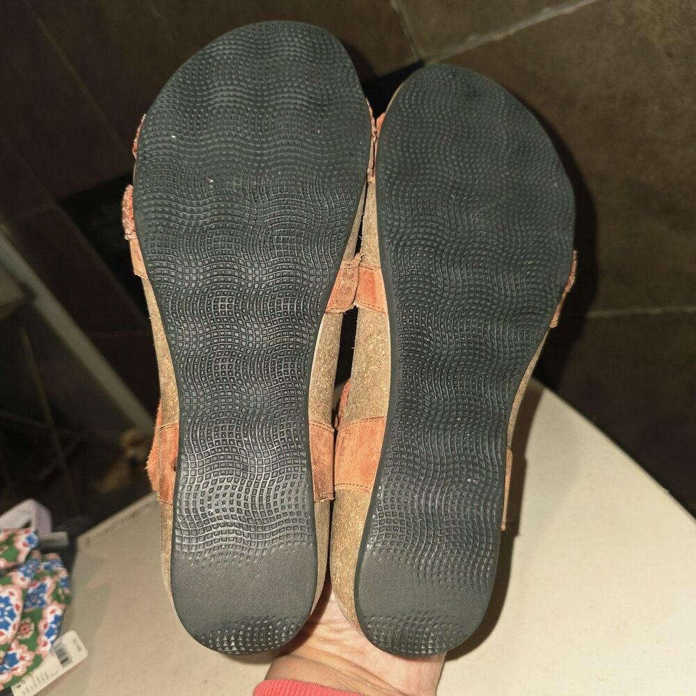 Taos 8/8.5 Trulie Orange Weave Criss Cross Strap Boho Distressed Logo Sandals - Picture 4 of 13